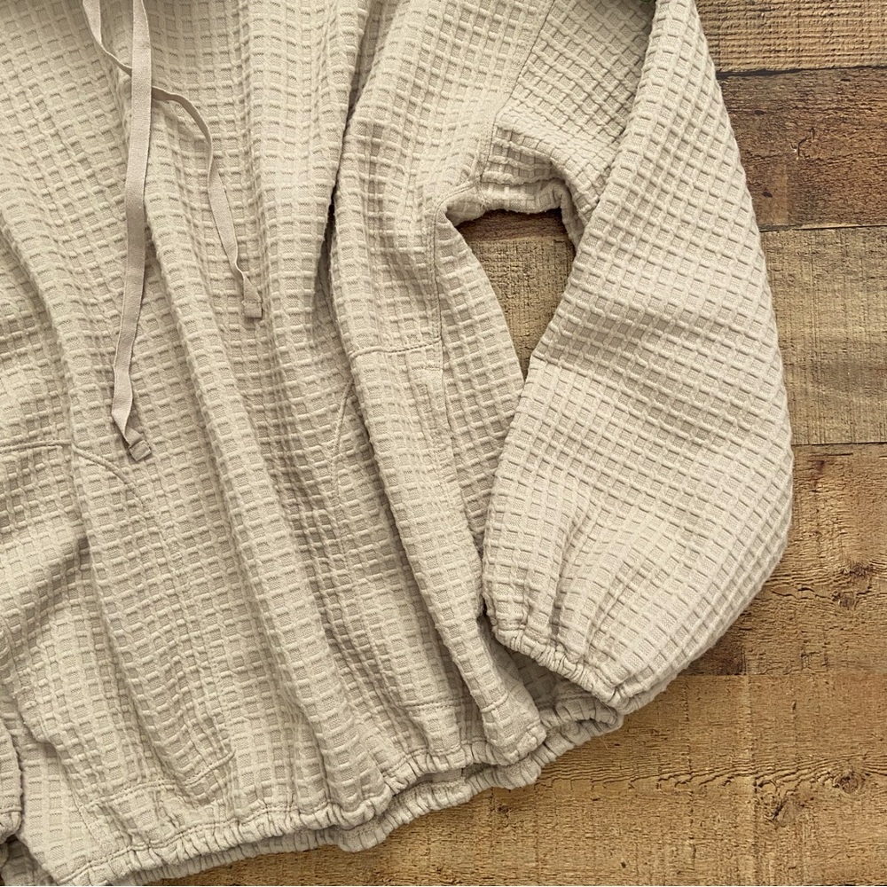 Pullover Waffle Textured, Pretty Neckline, Pockets in Front - Picture 4 of 10
